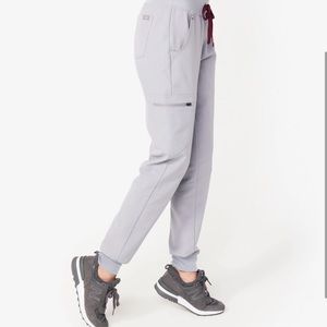 Figs Zamora jogger in Cement size Small T